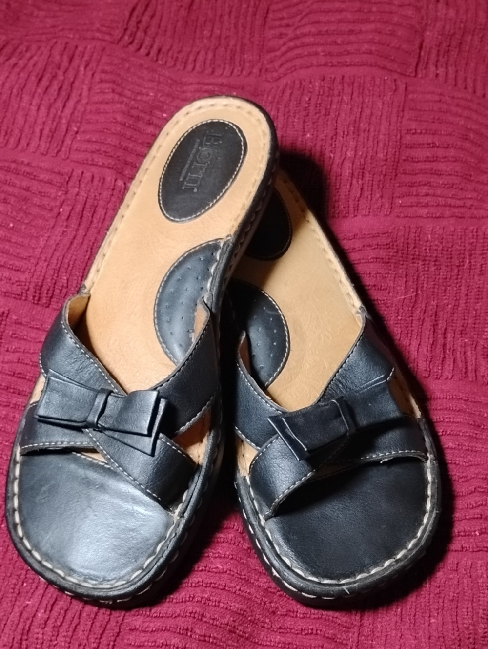 BORN black Leather Cross Strap Bow Sandals